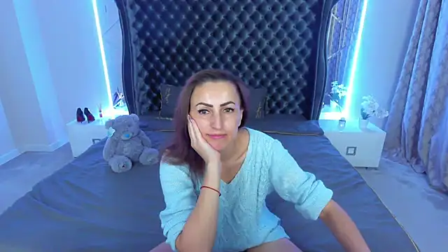 Rebecca Diamond online show from November 2, 2025, 6:18 am