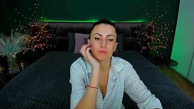 Rebecca Diamond online show from March 10, 2025, 9:45 am