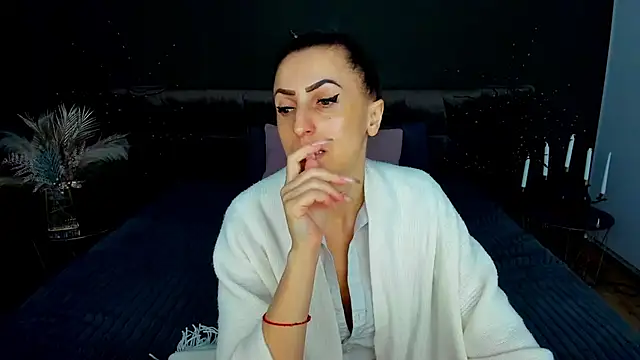 Snapshot of Rebecca_Diamond chatting on February 9, 2026, 6:44 am Rebecca Diamond online show from February 9, 2026, 6:44 am