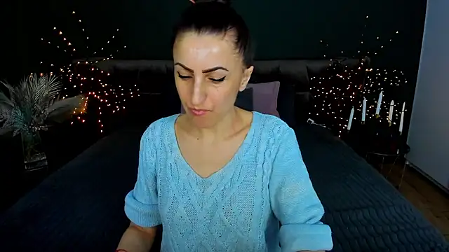 Snapshot of Rebecca_Diamond chatting on February 16, 2026, 6:45 am Rebecca Diamond online show from February 16, 2026, 6:45 am