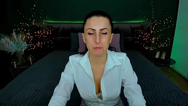 Rebecca Diamond online show from March 19, 2025, 12:23 pm