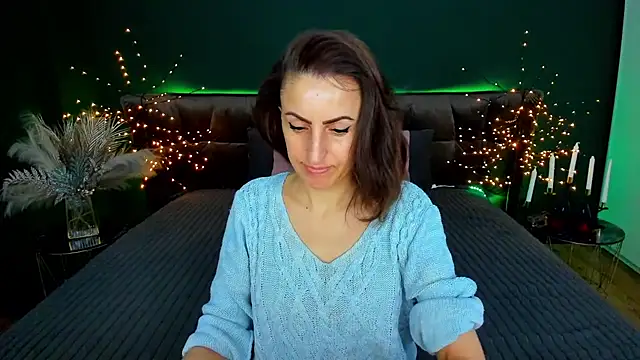 Snapshot of Rebecca_Diamond chatting on February 24, 2026, 6:47 am Rebecca Diamond online show from February 24, 2026, 6:47 am