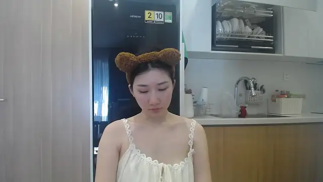 Snapshot of Asiagirll chatting on May 27, 2026, 1:57 am Asiagirll online show from May 27, 2026, 1:57 am
