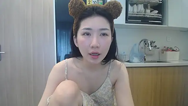 Snapshot of Asiagirll chatting on May 6, 2026, 3:21 am Asiagirll online show from May 6, 2026, 3:21 am