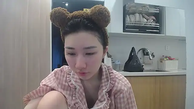 Snapshot of Asiagirll chatting on May 25, 2026, 10:41 pm Asiagirll online show from May 25, 2026, 10:41 pm