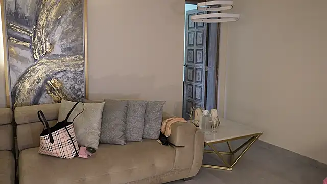 AbellaCroft online show from March 4, 2026, 1:19 pm