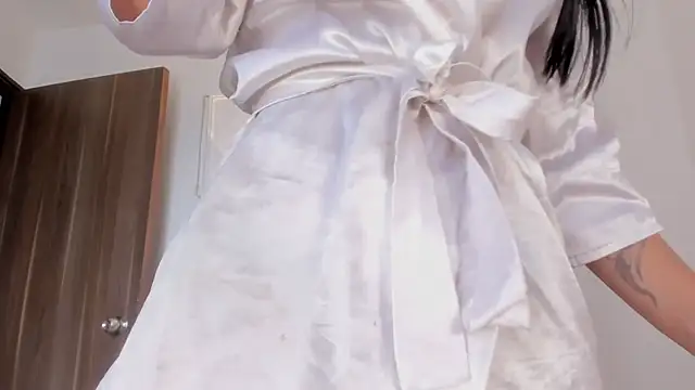 Hanna Risso online show from April 1, 2026, 5:54 pm