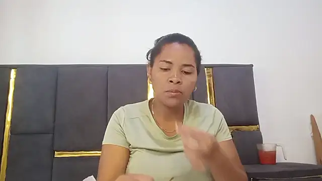 aleixane online show from April 24, 2026, 8:49 am