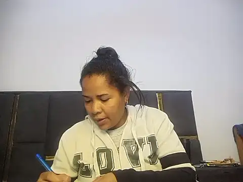 Snapshot of aleixane chatting on July 8, 2026, 6:52 pm aleixane online show from July 8, 2026, 6:52 pm