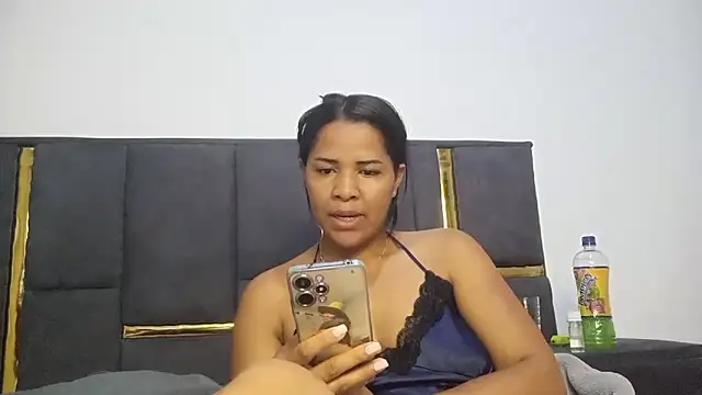 Snapshot of aleixane chatting on November 17, 2025, 6:34 pm aleixane online show from November 17, 2025, 6:34 pm