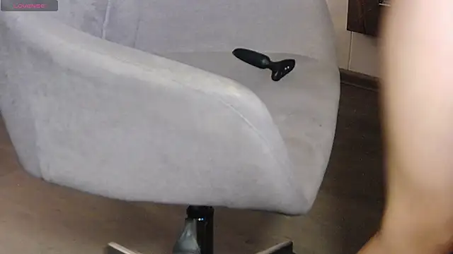 CindyJonson online show from December 14, 2025, 8:14 pm