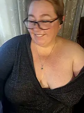 Snapshot of Iceprincess2bad4u chatting on March 15, 2026, 6:31 am Iceprincess2bad4u online show from March 15, 2026, 6:31 am