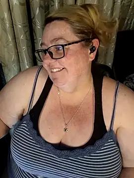 Snapshot of Iceprincess2bad4u chatting on March 11, 2026, 6:24 pm Iceprincess2bad4u online show from March 11, 2026, 6:24 pm