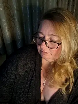 Iceprincess2bad4u online show from May 11, 2026, 6:16 pm