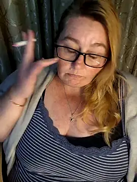 Iceprincess2bad4u online show from April 30, 2026, 7:10 pm
