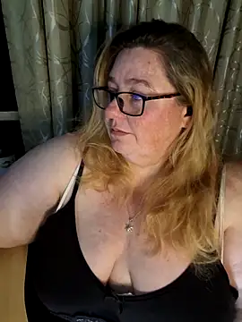 Iceprincess2bad4u online show from May 4, 2026, 6:33 pm