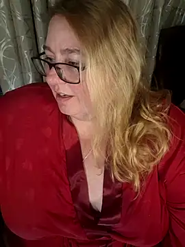 Snapshot of Iceprincess2bad4u chatting on March 14, 2026, 6:25 pm Iceprincess2bad4u online show from March 14, 2026, 6:25 pm