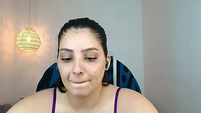 YummyAnna  online show from May 8, 2026, 8:12 pm
