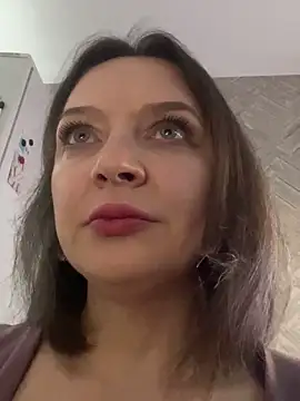 Snapshot of EvaBarsa_ chatting on February 27, 2025, 3:40 am EvaBarsa online show from February 27, 2025, 3:40 am