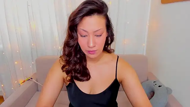 Snapshot of FieryHeart chatting on April 21, 2026, 1:50 pm FieryHeart online show from April 21, 2026, 1:50 pm