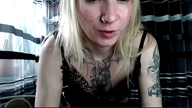 Snapshot of cold_lollipop chatting on September 23, 2025, 5:58 am cold lollipop online show from September 23, 2025, 5:58 am