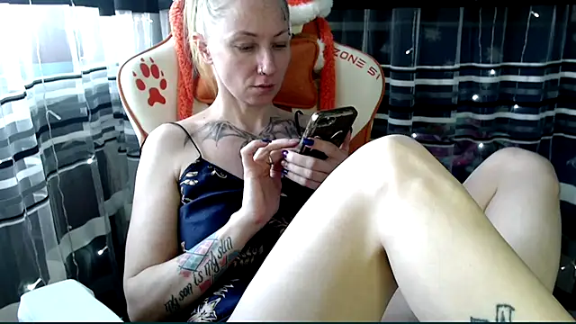 Snapshot of cold_lollipop chatting on February 15, 2026, 7:51 am cold lollipop online show from February 15, 2026, 7:51 am