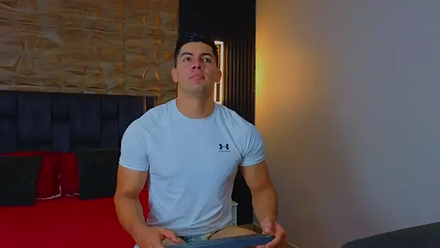 FelipeAndMarcello3 online show from March 14, 2025, 7:01 pm