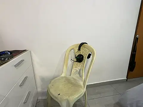 Snapshot of Max_TheHorseDick chatting on May 1, 2026, 11:10 pm Max TheHorseDick online show from May 1, 2026, 11:10 pm