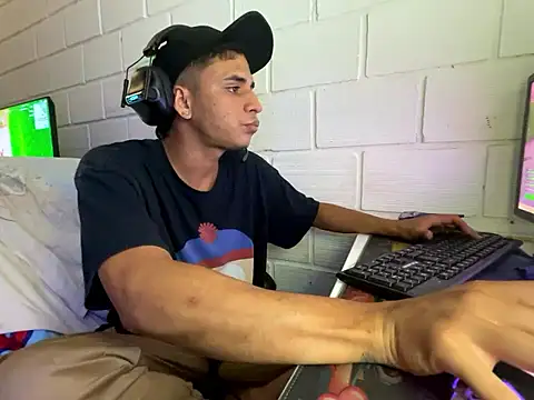 Max TheHorseDick online show from January 14, 2026, 4:38 am