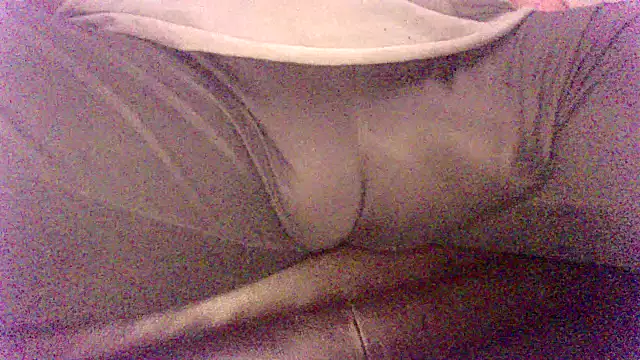 Snapshot of SDtinycok chatting on October 22, 2025, 2:55 am SDtinycok online show from October 22, 2025, 2:55 am