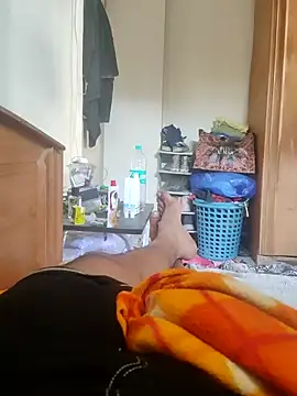 Snapshot of LargishSexiness chatting on December 22, 2025, 9:20 am LargishSexiness online show from December 22, 2025, 9:20 am