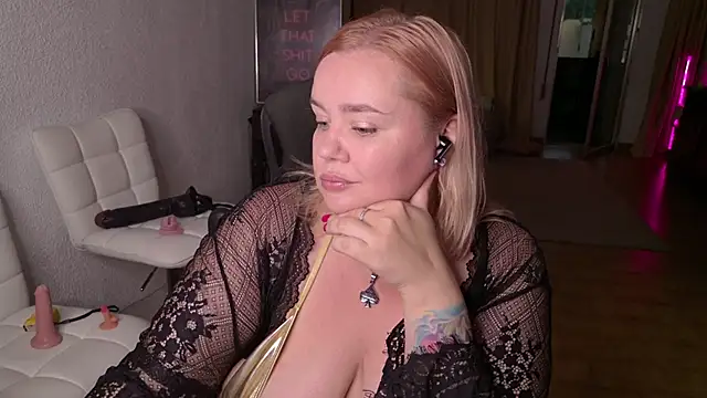 MargotGrey online show from October 23, 2025, 5:22 pm