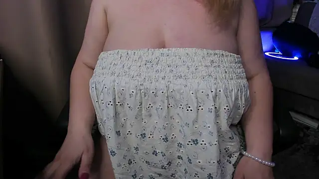 Snapshot of Anita-boobs chatting on March 24, 2026, 9:37 pm Anita-boobs online show from March 24, 2026, 9:37 pm