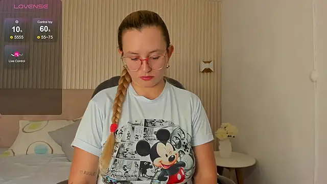 Snapshot of halaaa_1 chatting on October 10, 2025, 12:17 pm halaaa 1 online show from October 10, 2025, 12:17 pm