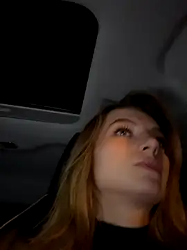 -AngelAri- online show from September 24, 2025, 8:15 pm