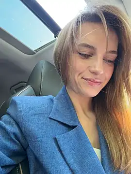 -AngelAri- online show from May 17, 2026, 9:09 am