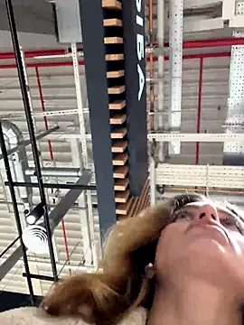 -AngelAri- online show from October 11, 2025, 9:05 pm