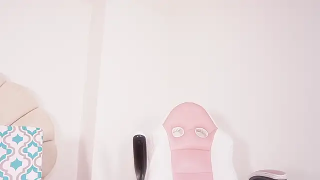 mssburbuja online show from October 28, 2025, 3:18 am