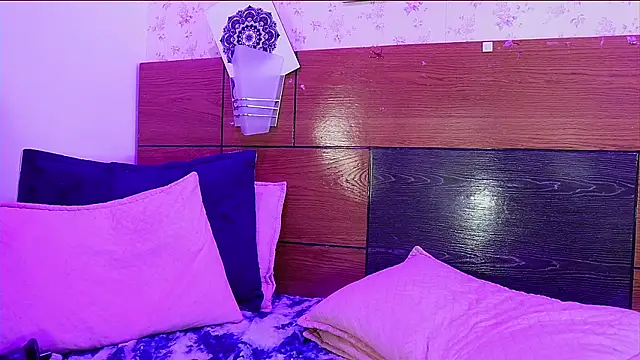 Snapshot of mssburbuja chatting on February 21, 2025, 9:24 am mssburbuja online show from February 21, 2025, 9:24 am
