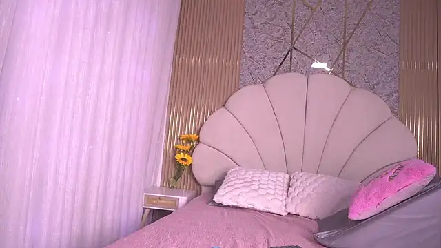 Snapshot of mssburbuja chatting on April 15, 2026, 3:12 am mssburbuja online show from April 15, 2026, 3:12 am