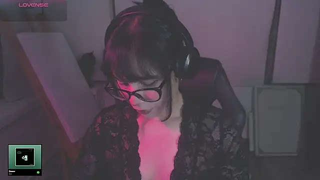 Snapshot of alien__show chatting on March 6, 2026, 7:14 am alien show online show from March 6, 2026, 7:14 am