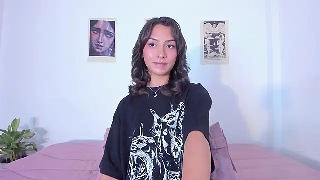 Moonlight1002 online show from February 12, 2026, 3:17 am