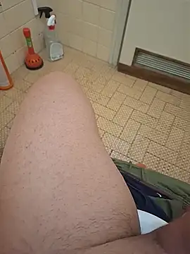 Snapshot of Frossi94 chatting on December 3, 2025, 3:44 pm Frossi94 online show from December 3, 2025, 3:44 pm