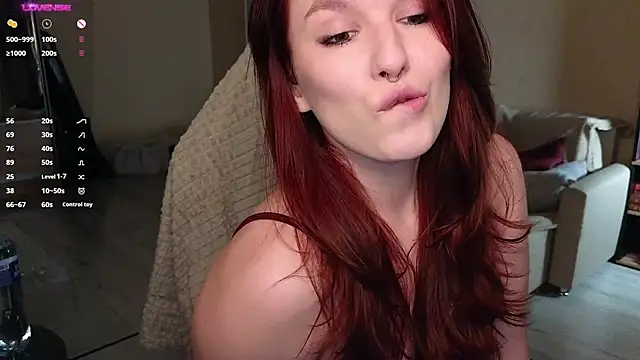 Snapshot of Val_lava chatting on November 28, 2025, 8:31 pm Val lava online show from November 28, 2025, 8:31 pm