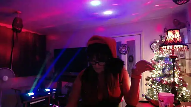 COUPLE4VOYEUR01 online show from December 20, 2025, 8:01 pm