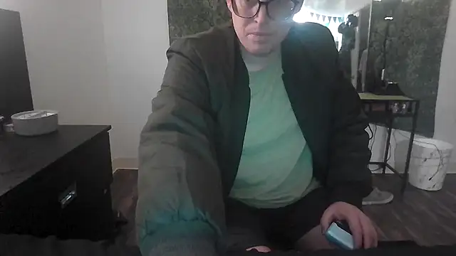 Snapshot of SilasRed chatting on January 6, 2025, 3:09 am SilasRed online show from January 6, 2025, 3:09 am