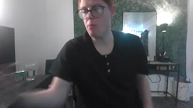 Snapshot of SilasRed chatting on January 9, 2025, 11:24 pm SilasRed online show from January 9, 2025, 11:24 pm