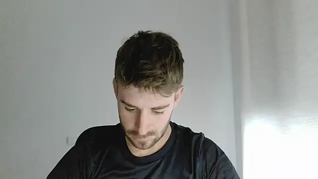 vargas90 online show from April 22, 2026, 11:39 am