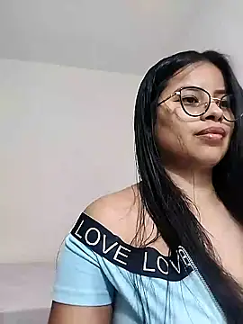 charlotte moineau online show from February 4, 2025, 11:06 pm