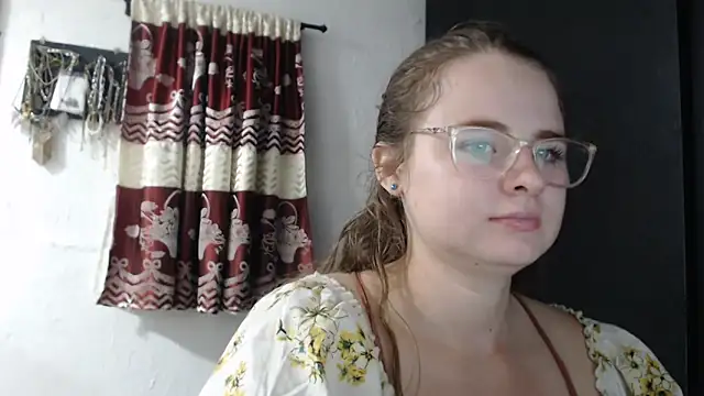 HellenMiyer1111 online show from October 17, 2025, 5:26 pm